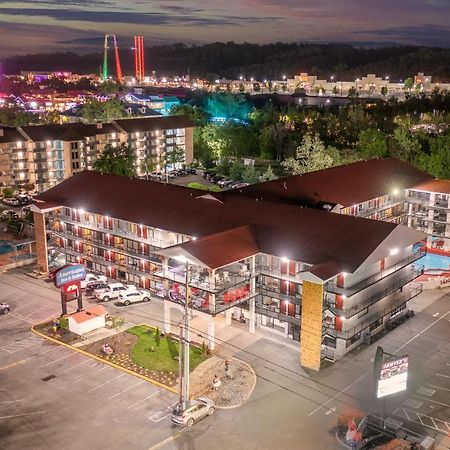 פיג'ן פורג' Americana Inn A Travelodge By Wyndham מראה חיצוני תמונה