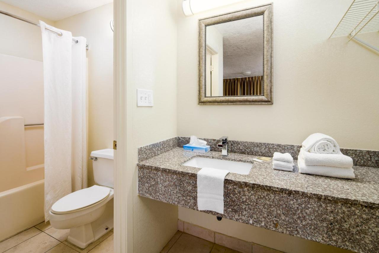 פיג'ן פורג' Americana Inn A Travelodge By Wyndham מראה חיצוני תמונה