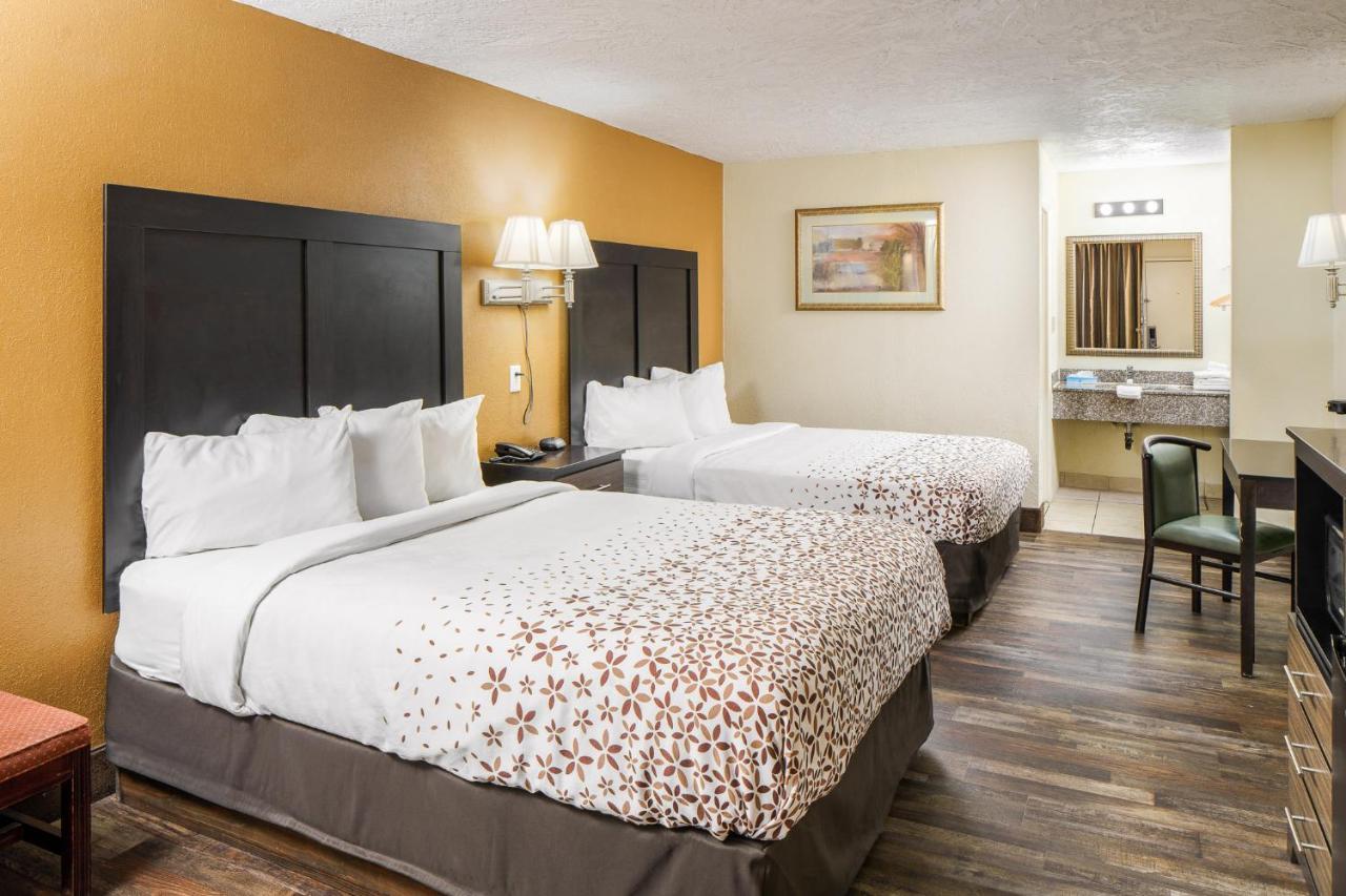 פיג'ן פורג' Americana Inn A Travelodge By Wyndham מראה חיצוני תמונה