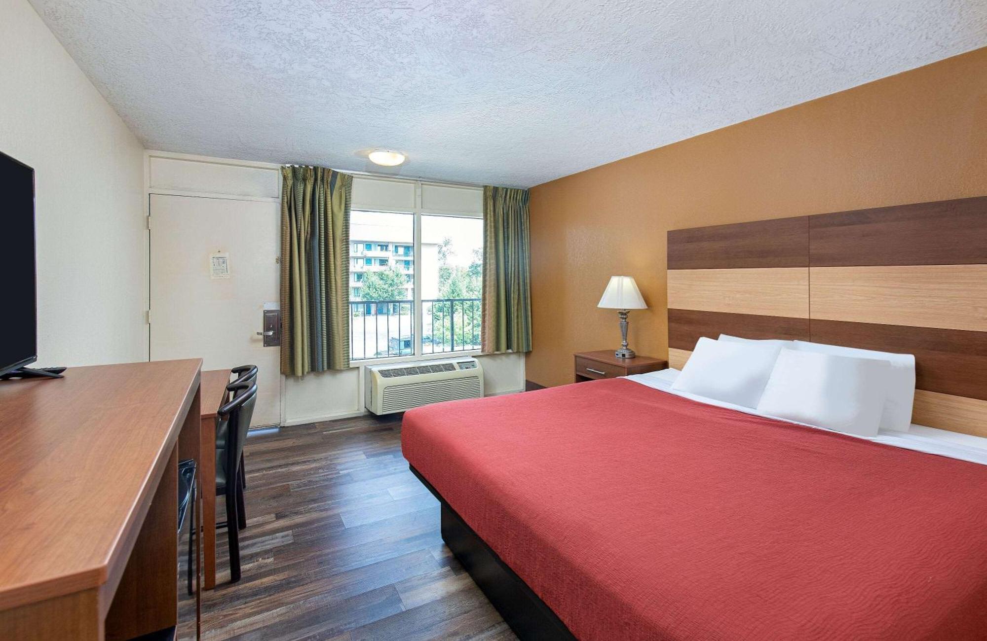 פיג'ן פורג' Americana Inn A Travelodge By Wyndham מראה חיצוני תמונה