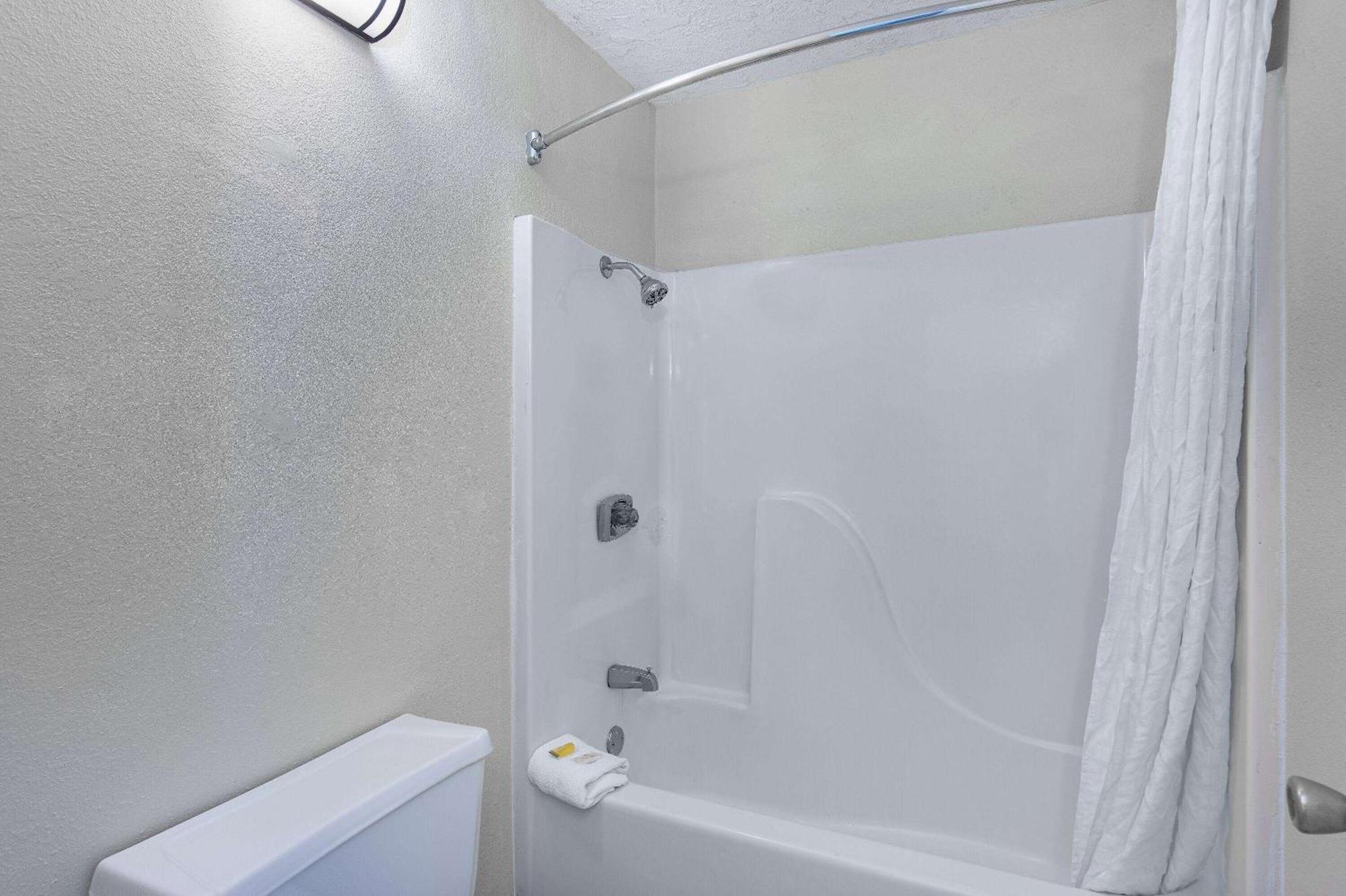 פיג'ן פורג' Americana Inn A Travelodge By Wyndham מראה חיצוני תמונה