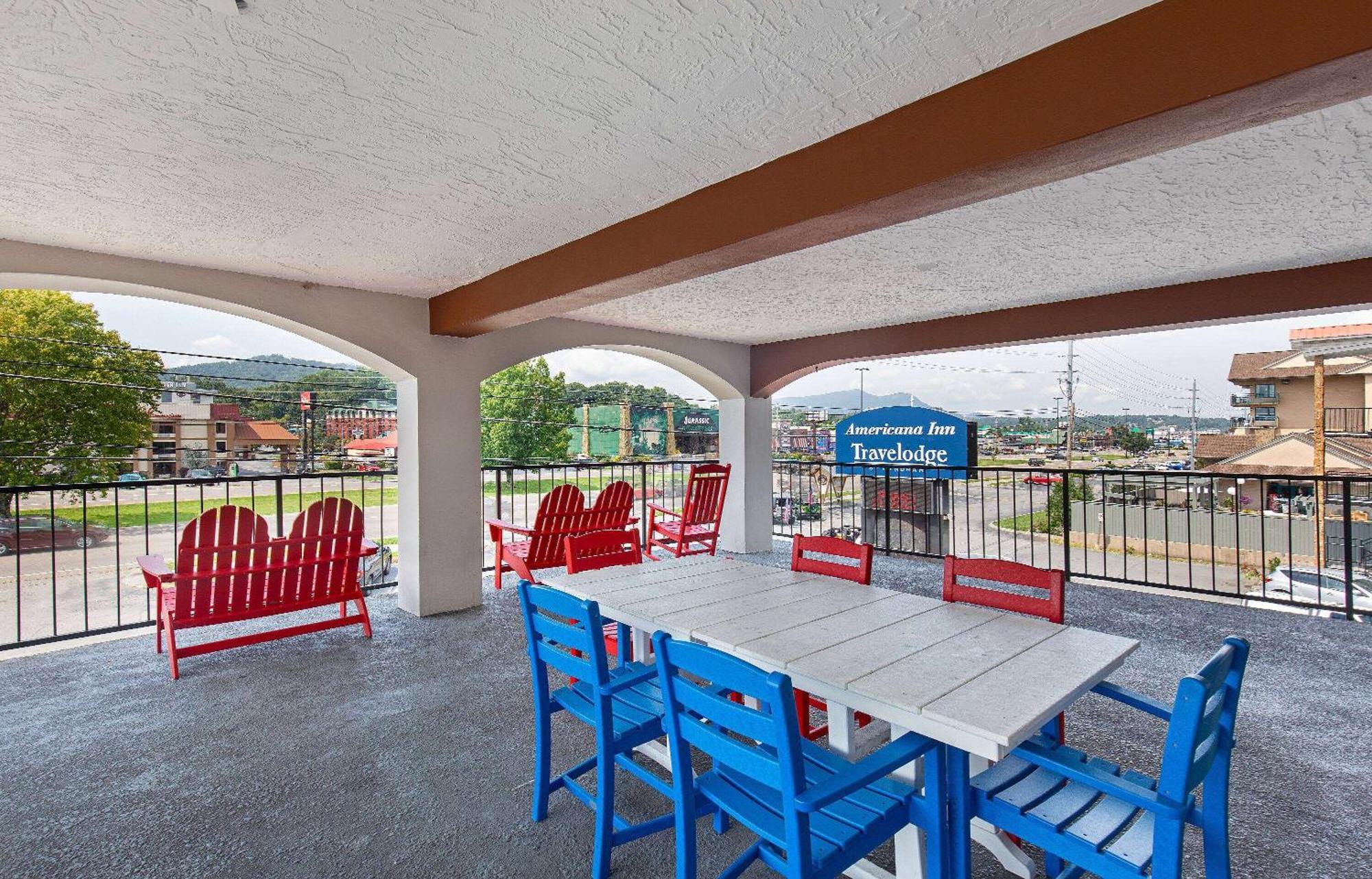 פיג'ן פורג' Americana Inn A Travelodge By Wyndham מראה חיצוני תמונה
