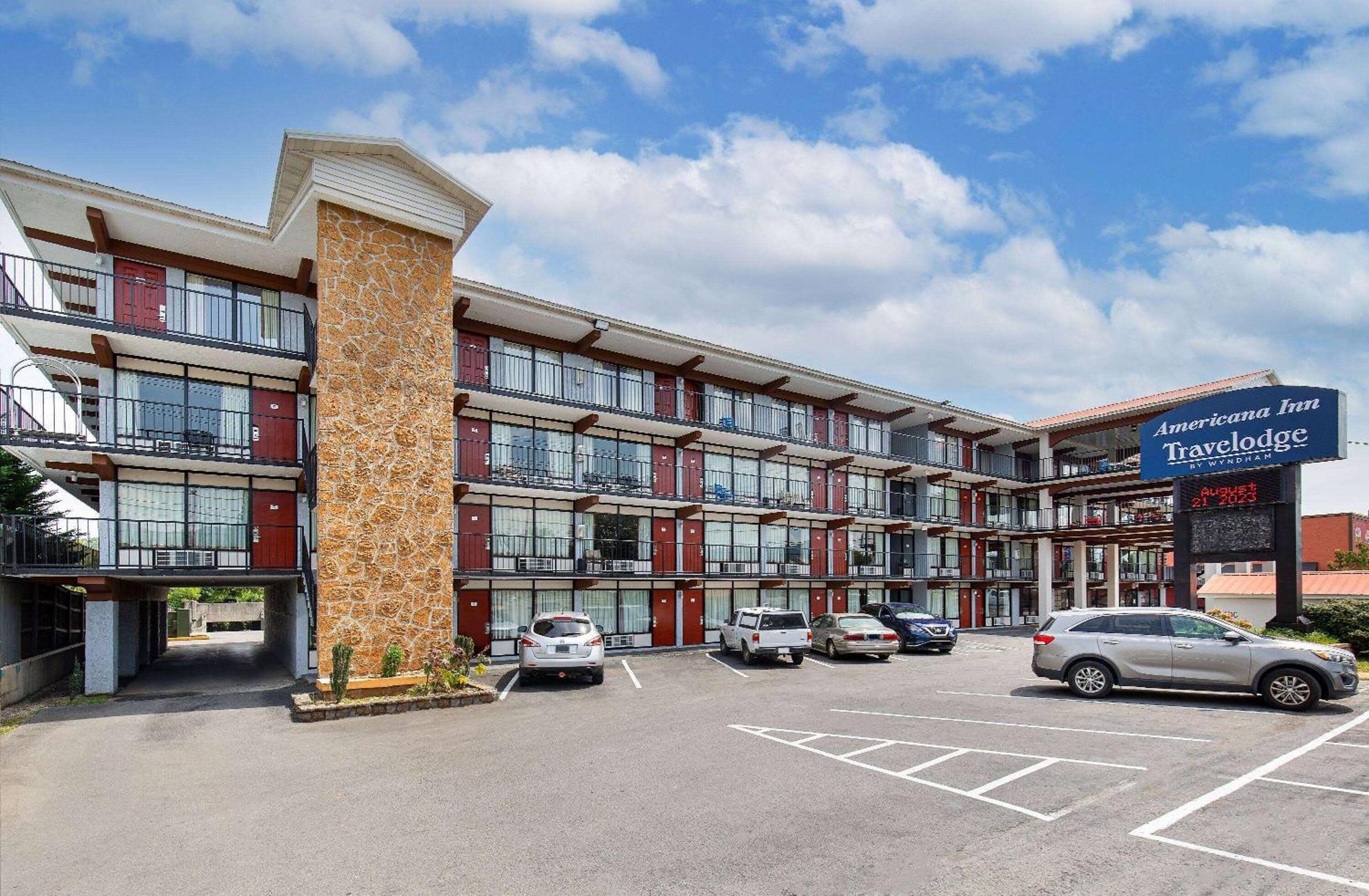 פיג'ן פורג' Americana Inn A Travelodge By Wyndham מראה חיצוני תמונה