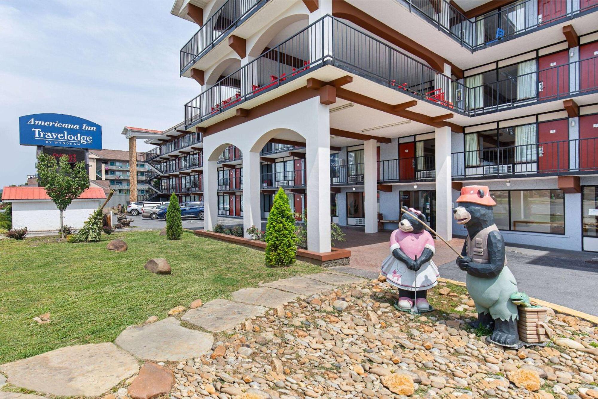 פיג'ן פורג' Americana Inn A Travelodge By Wyndham מראה חיצוני תמונה