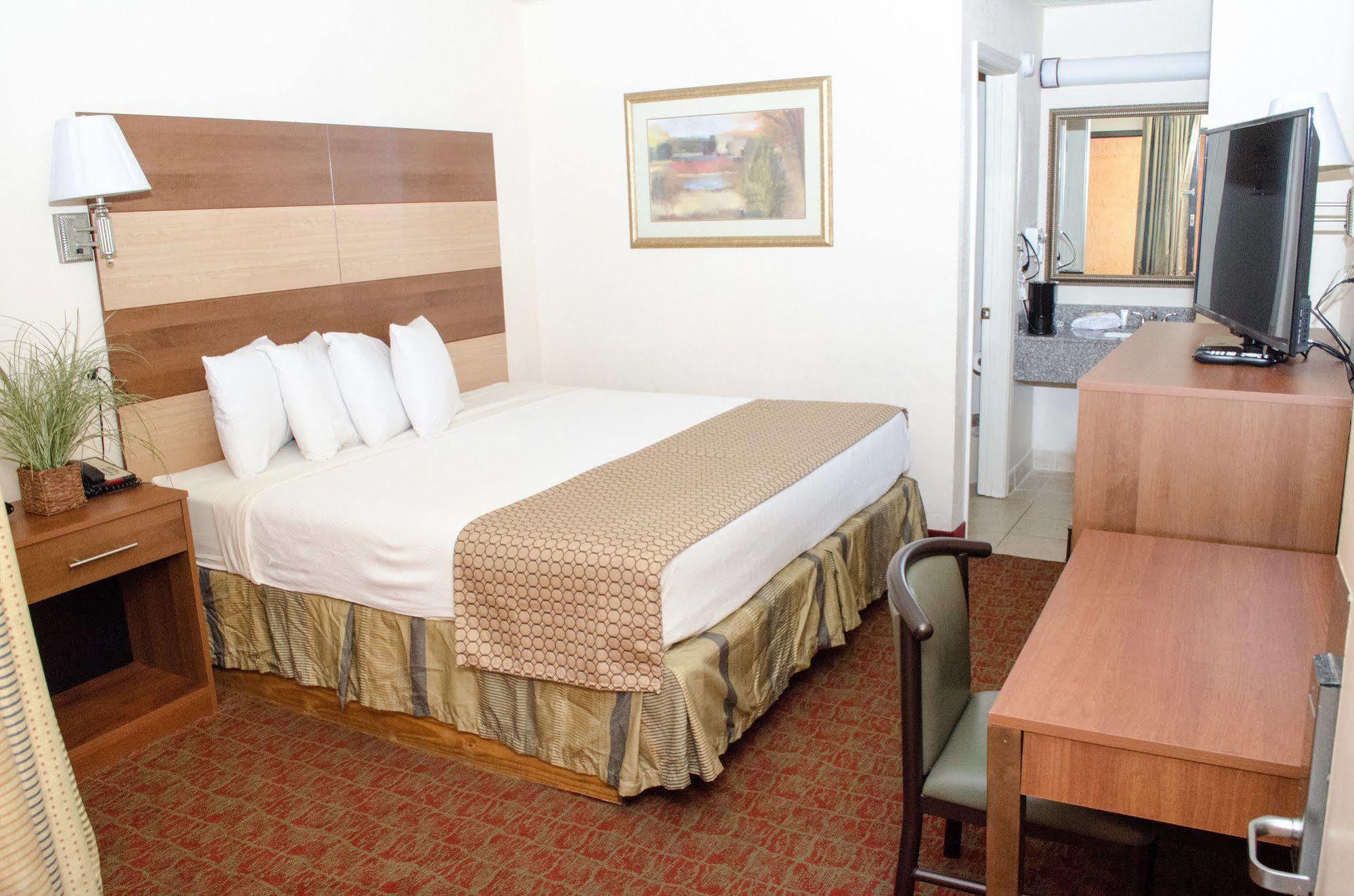 פיג'ן פורג' Americana Inn A Travelodge By Wyndham מראה חיצוני תמונה